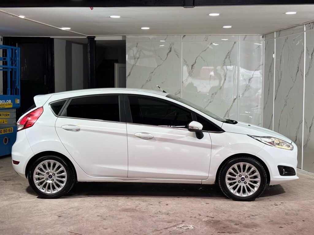 Ford Fiesta - 4