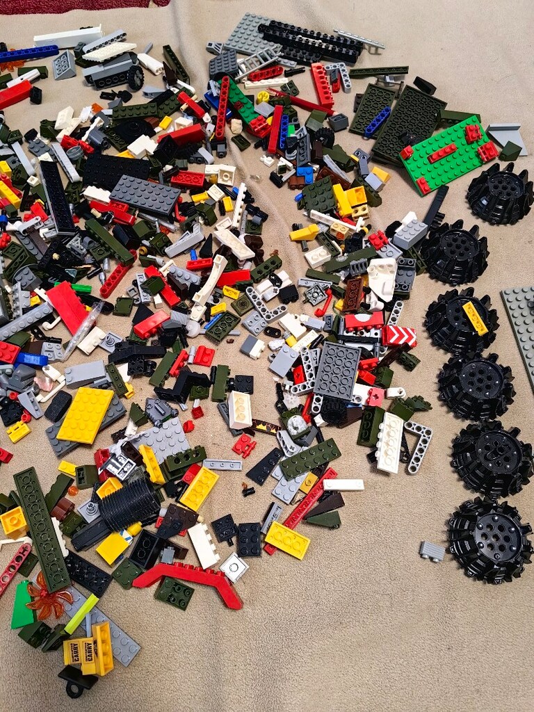 LEGO RESİMDE GÖRÜLDÜĞÜ GİBİ AYAKABI KUTUSU FUL DOLU - 8