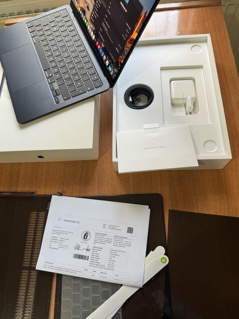 MACBOOK AİR M4 16 RAM (SIFIR GİBİ) - 7