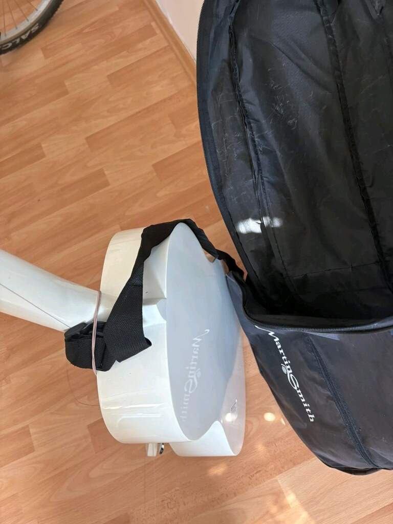 kırık gitar çantasıyla verilecektir - 2