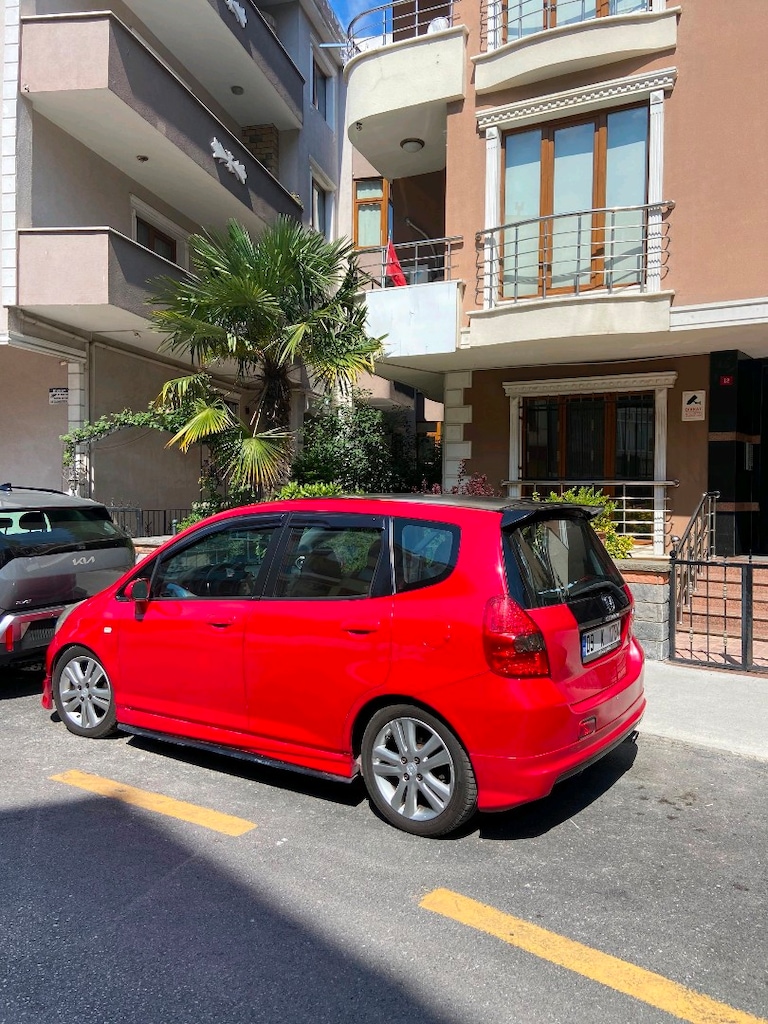 SAHİBİNDEN DÜŞÜK KM SUNROOFLU KIRMIZI JAZZ - 3