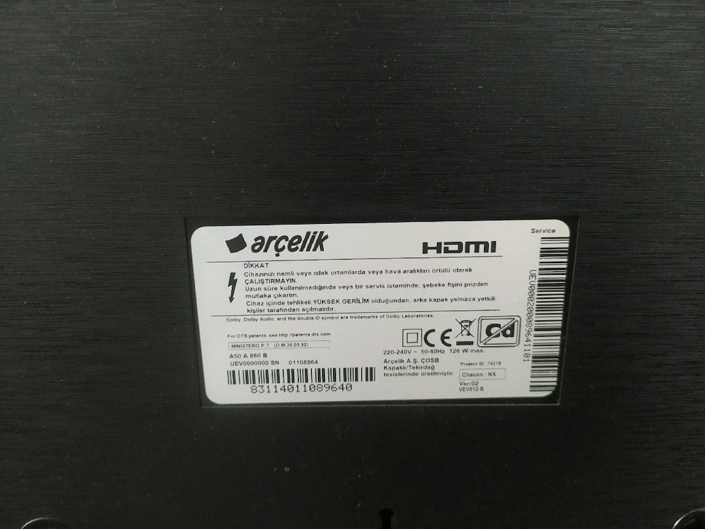 Arçelik 50 inç Smart TV ekranda kırık yok ama göründüğü böyle oluyor - 4