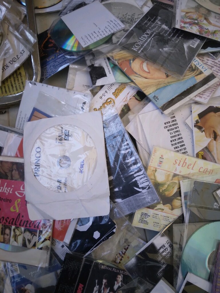 Yerli ve yabancı müzik CD leri 552 adet - 8