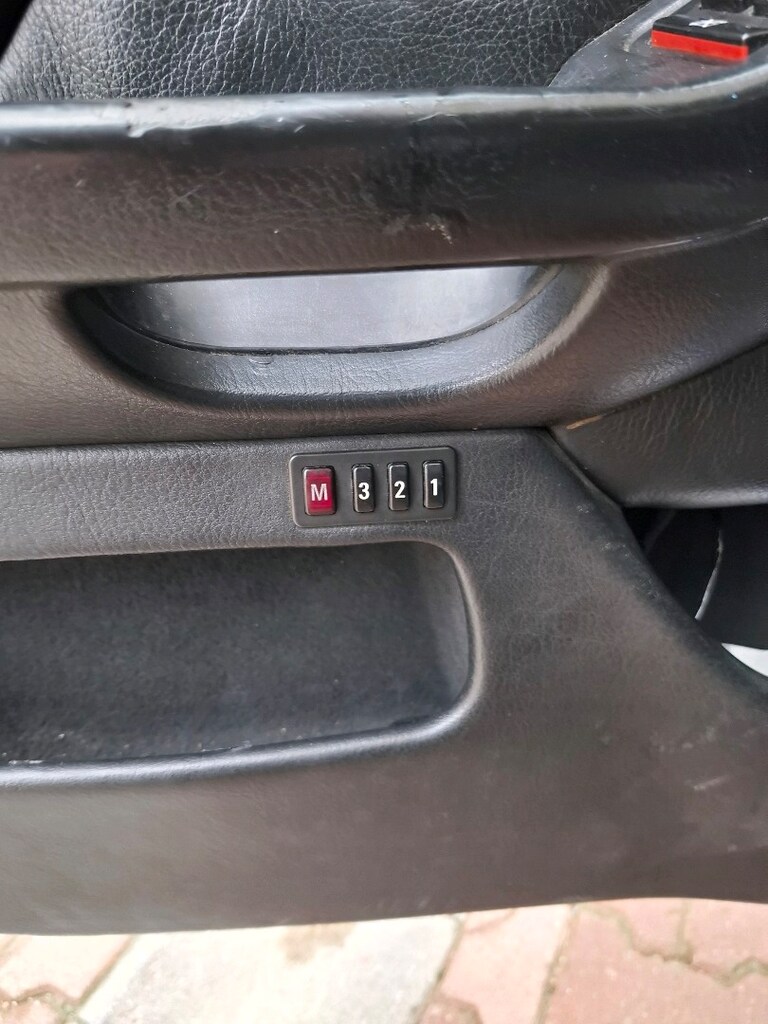 BMW E39 528IA - 8