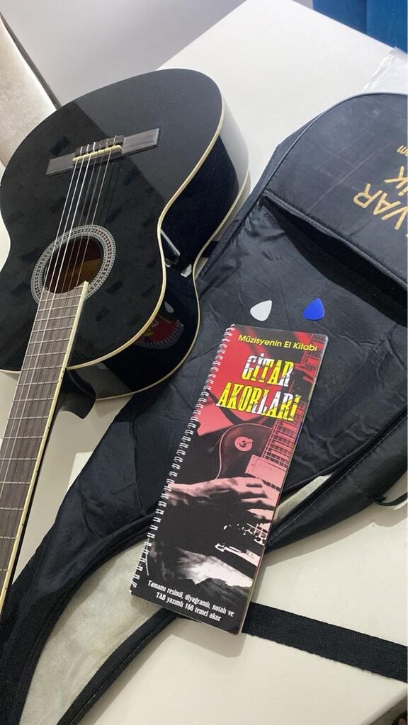 Agostini Siyah Klasik Akustik Gitar & Taşıma Çantası - 2