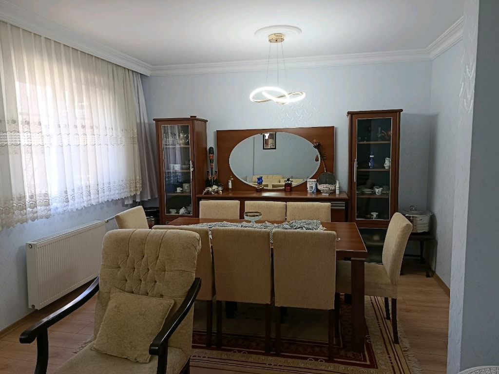 Yemek Masası ve Vitrin Takımı - 2