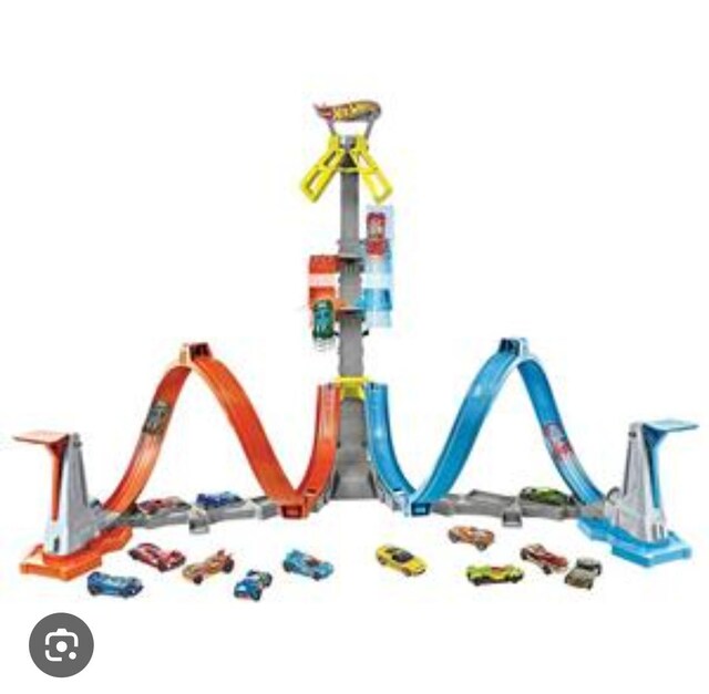 Hotwheels seti. Yeni gibi. Çok eğlenceli