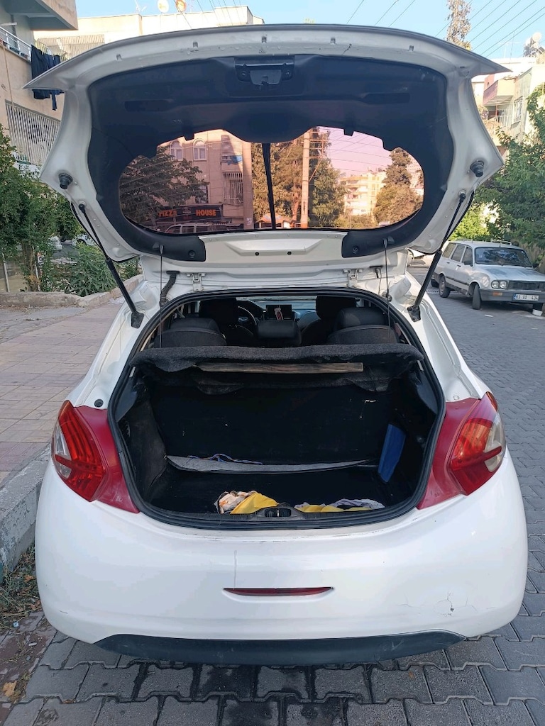 Peugeot 208 2013 - 3