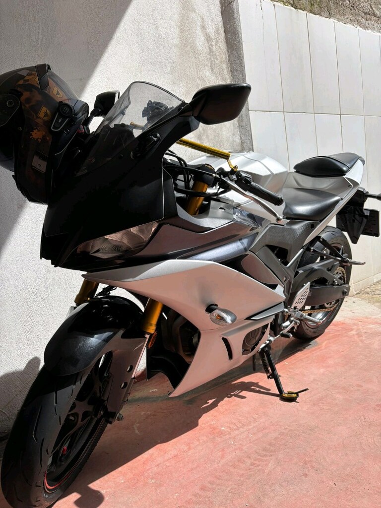 r25 - 8