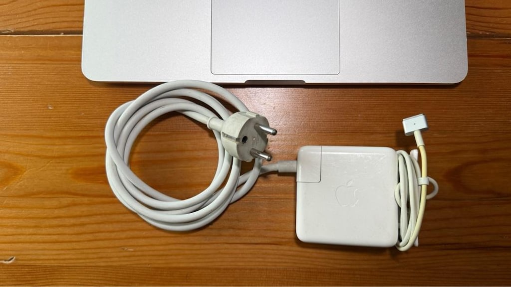 TERTEMİZ RETİNA MACBOOK PRO 13" 500gb SSD - 10