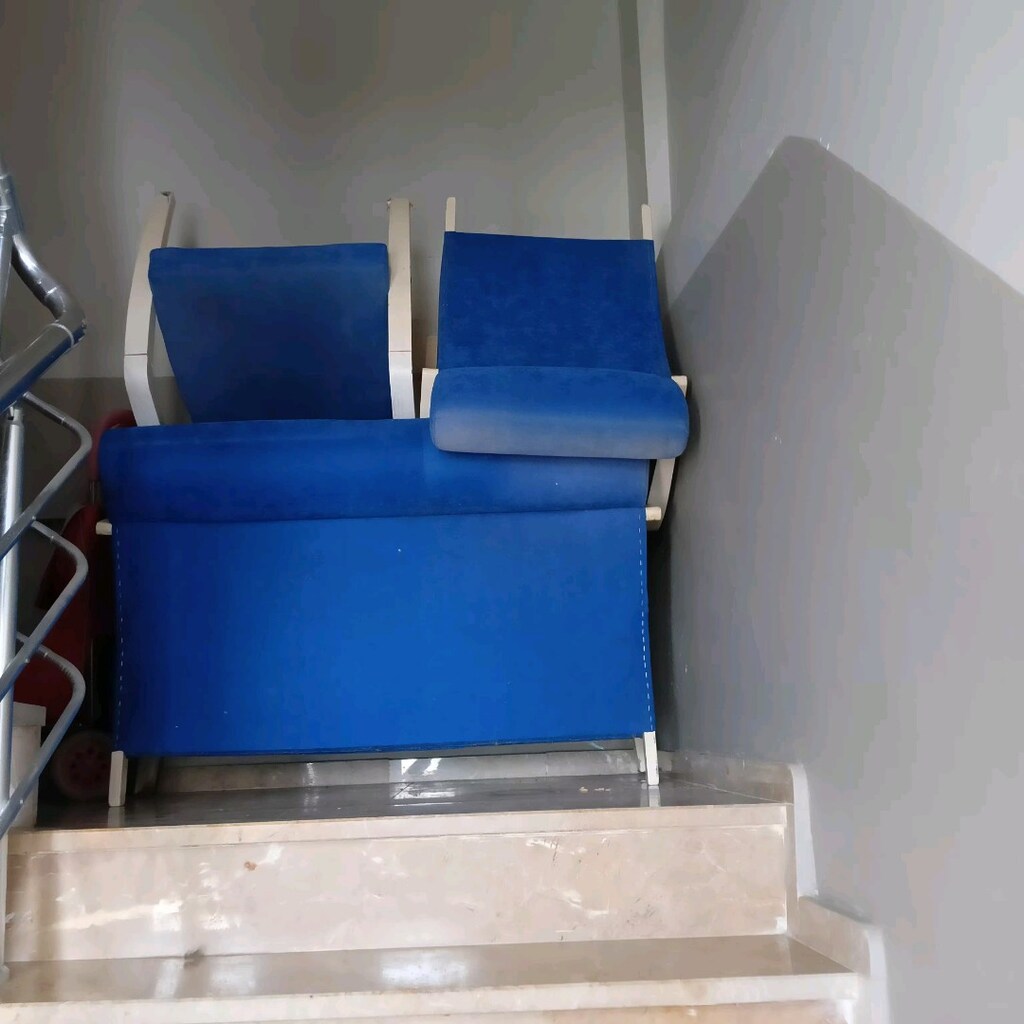 ACİL SATILIK SON FİYATTIR. Balkon koltuk takımı 2+1+1 ve katlanır masa - 18