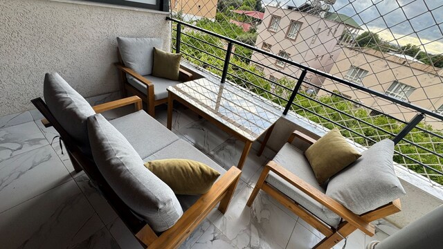 Fırsat Ürünü Az Kullanılmış Ahşap Balkon Takımı