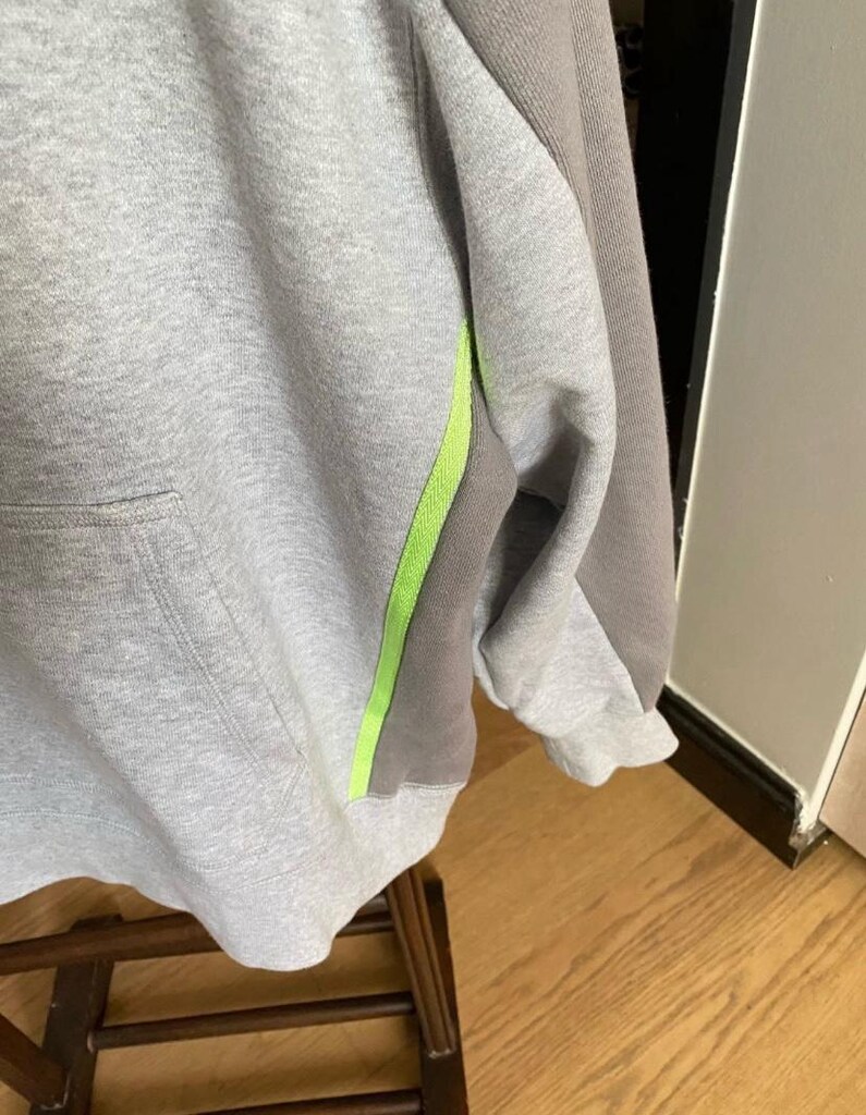 PUMA. Gri Baskılı Kapüşonlu Sweatshirt - 5