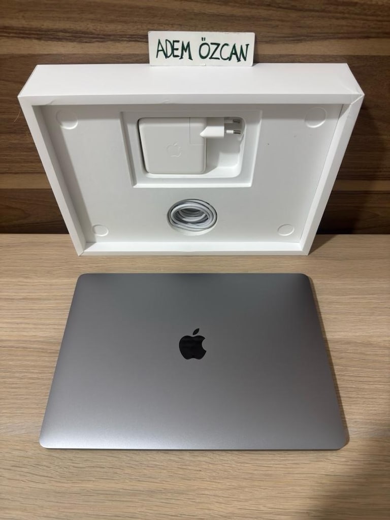 MacBook Pro / M2 / 13 inç / 16 GB Ram / 512 GB Ssd - 7