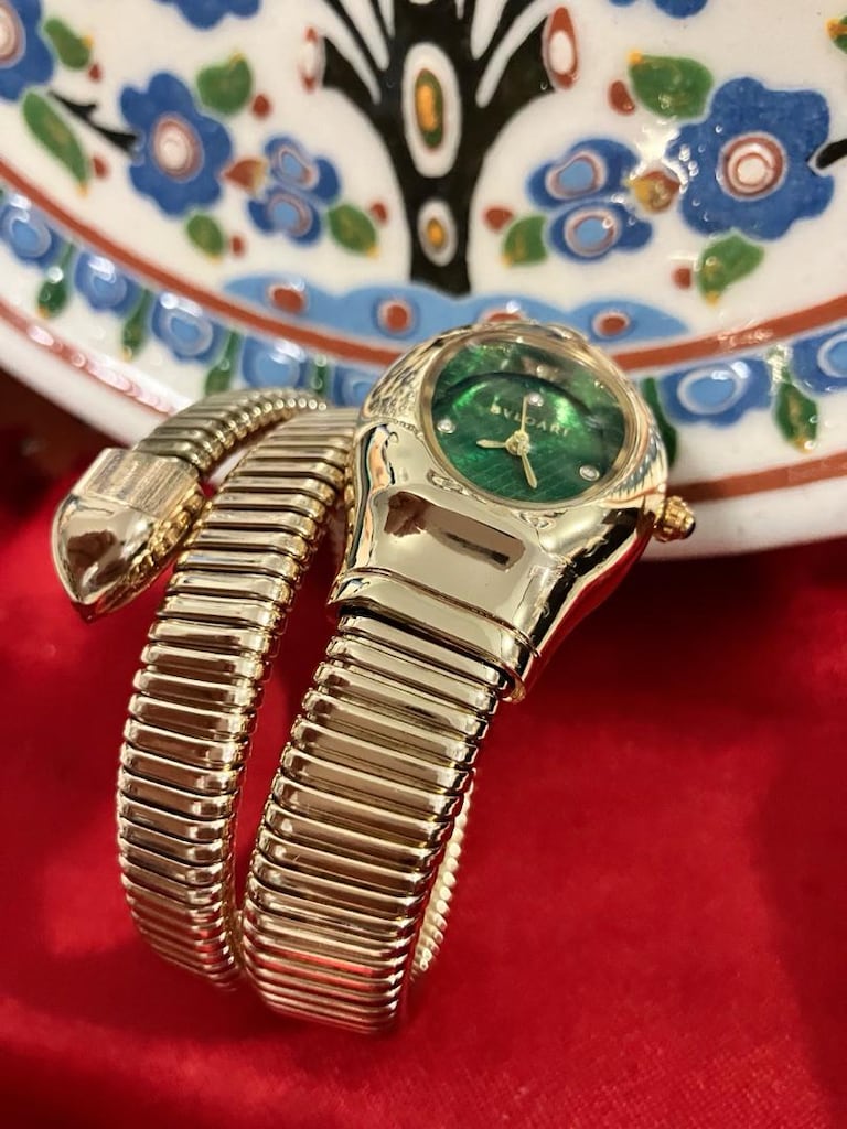 Bvlgari Zarif Yeşil Kadranlı Altın Tonlu yılan kordunlu kadın Saat - 8