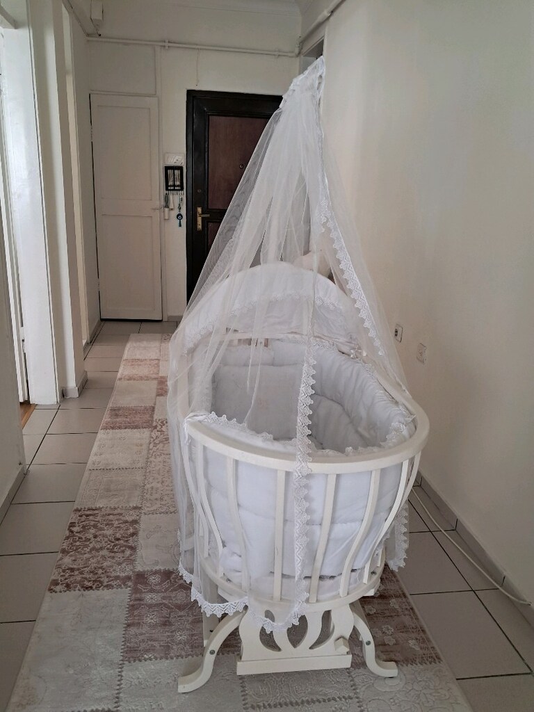 sağlam temiz ve az kullanılmış bebek beşiği - 3