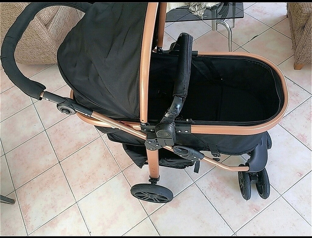 Sıfır bebek arabası kutusunda hiç kullanılmamıştır - 4