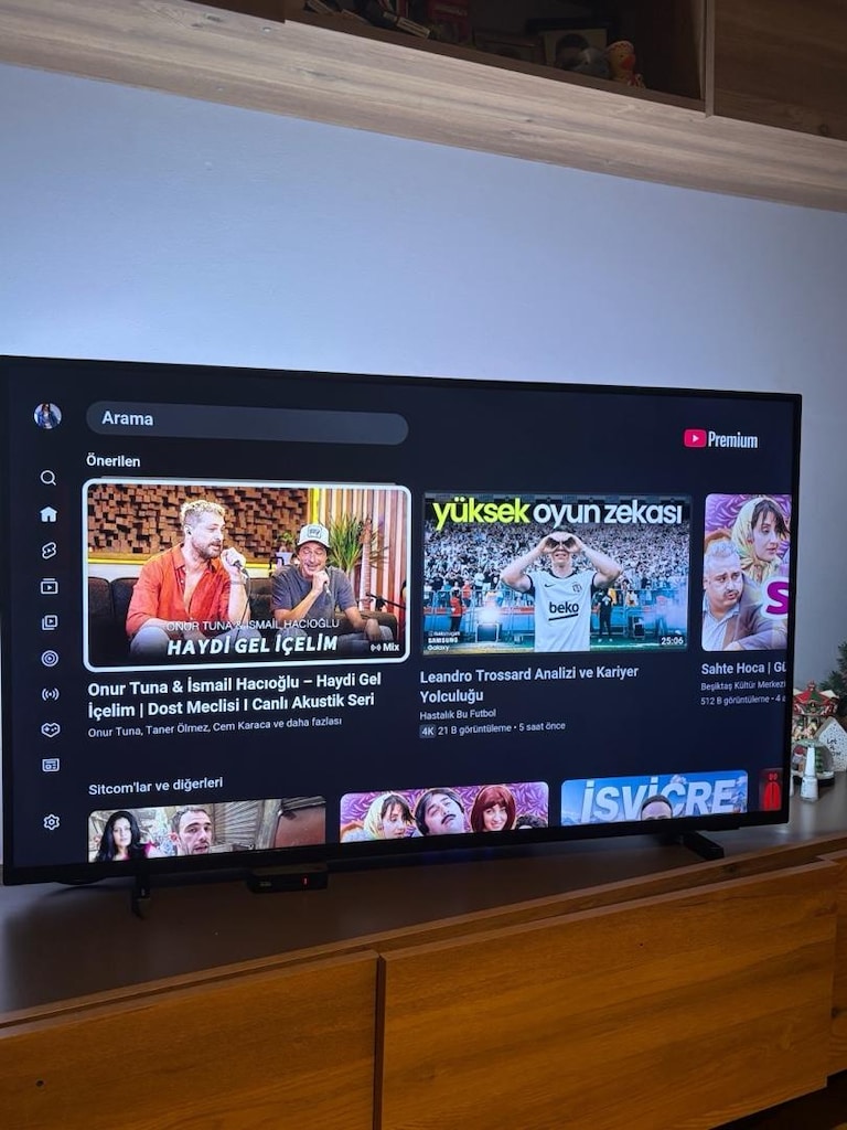 Philips 50” 4K UHD Smart TV – 3 Taraflı Ambilight - 2