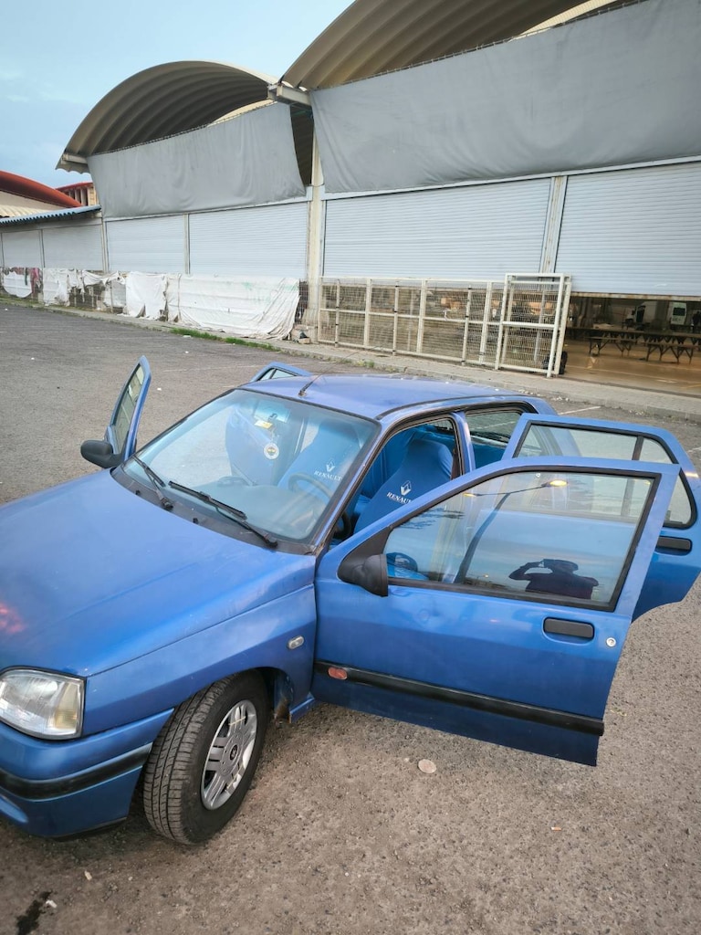 98 model clio 1 - 5