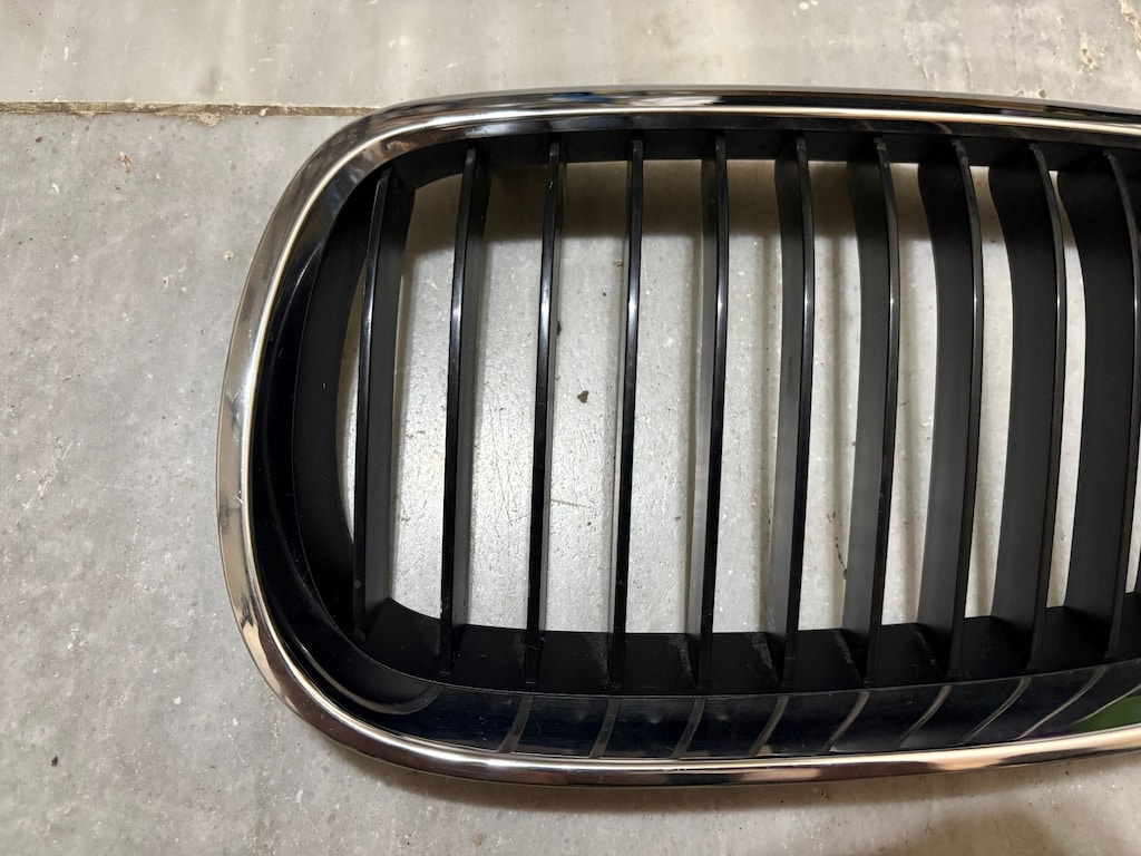 bmw e90 sol ön panjur böbrek orjinal 224059-10 - 4