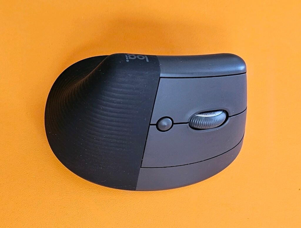 LOGİTECH LİFT ERGONOMİKSESSİZ DİKEY MOUSE - 3