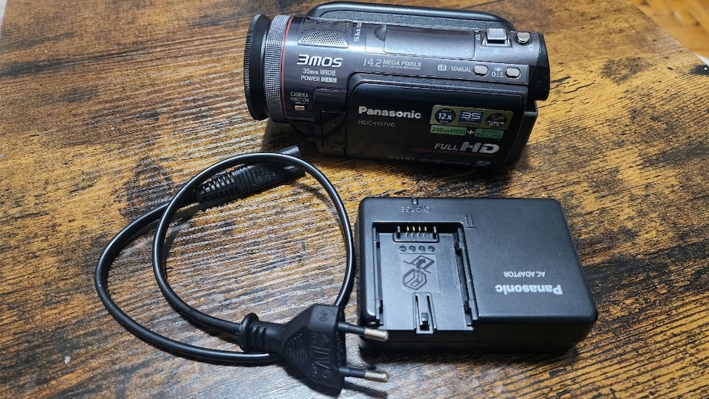 Panasonic HDC-HS700 14.2MP SD/240GB HDD Hybrid 35mm Wide Camcorder - 12