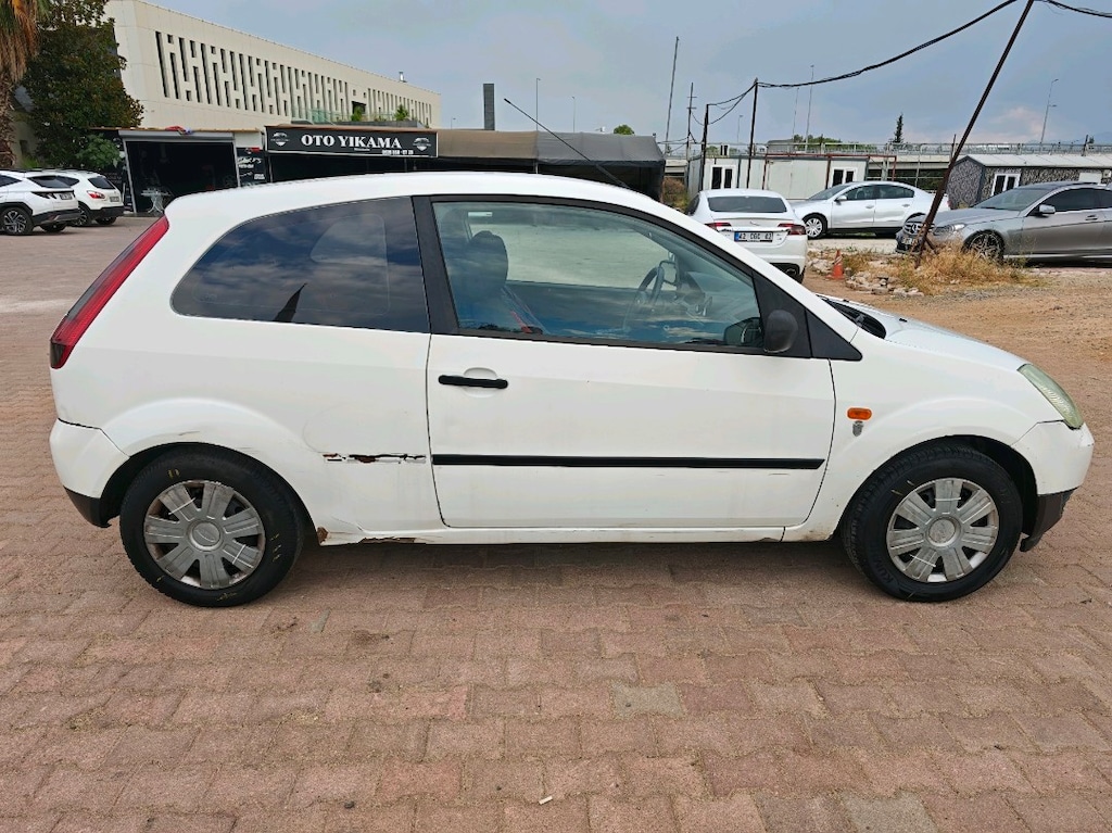 Ford Fiesta 2006 1.4 TDCİ 240bin km - 8
