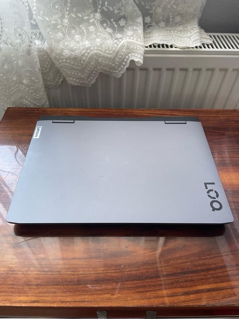 Lenovo LOQ 15IRH8 | i5-12450H | RTX 4050 | 8 GB RAM | 512 GB SSD