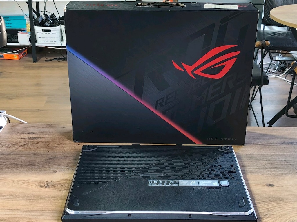 ASUS ROG İ7 9750H 16RAM GTX 1650 512 M2 SSD TEMİZ LAPTOP - 6