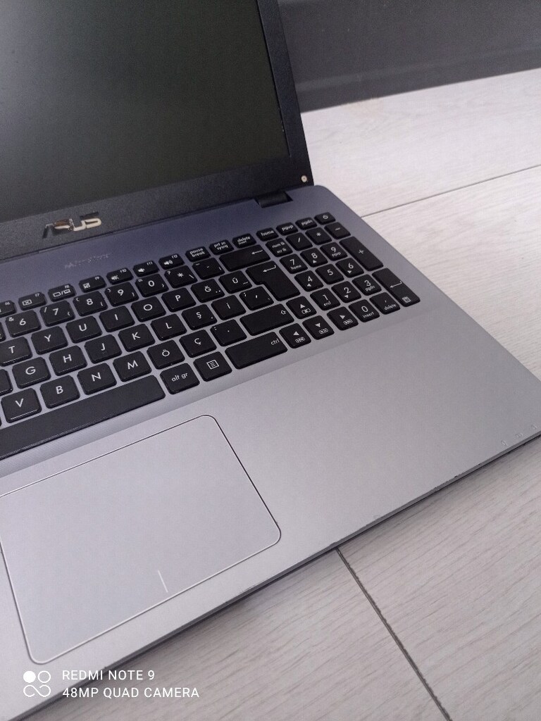 Dizüstü Bilgisayar Asus - 3