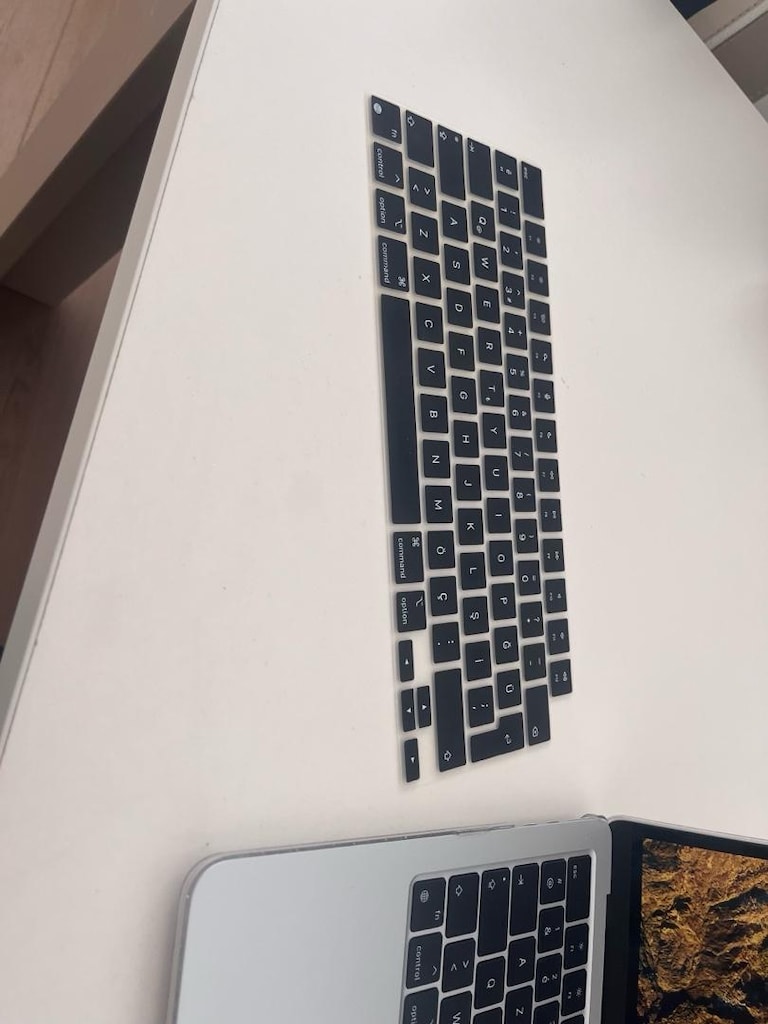 Apple MacBook Air M2 - 4