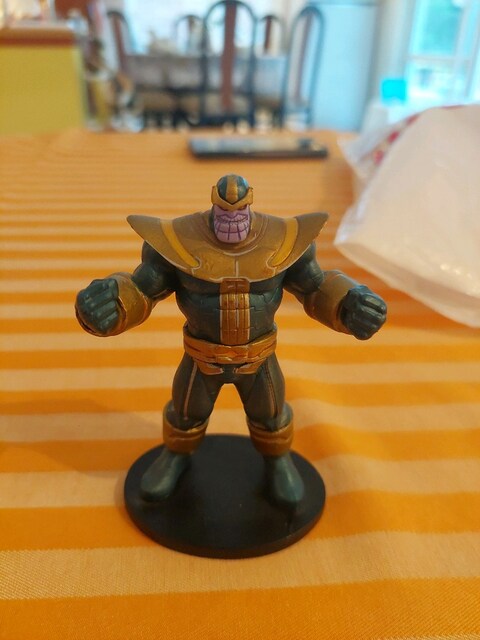 Thanos Figürü