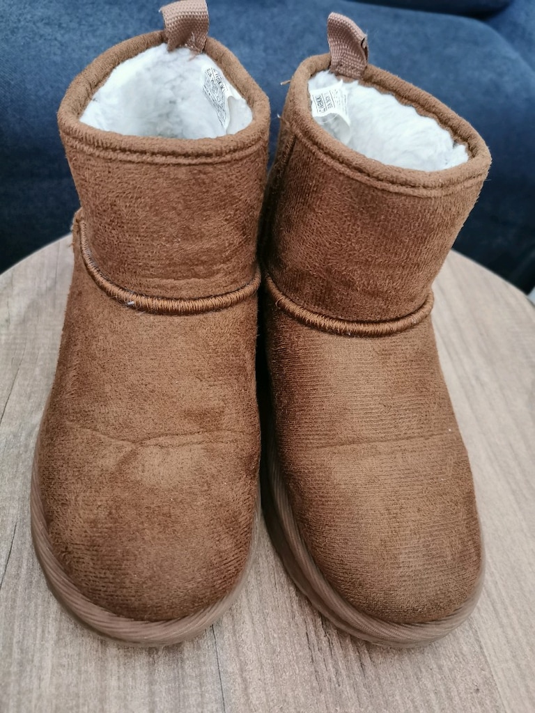 Ugg - 3