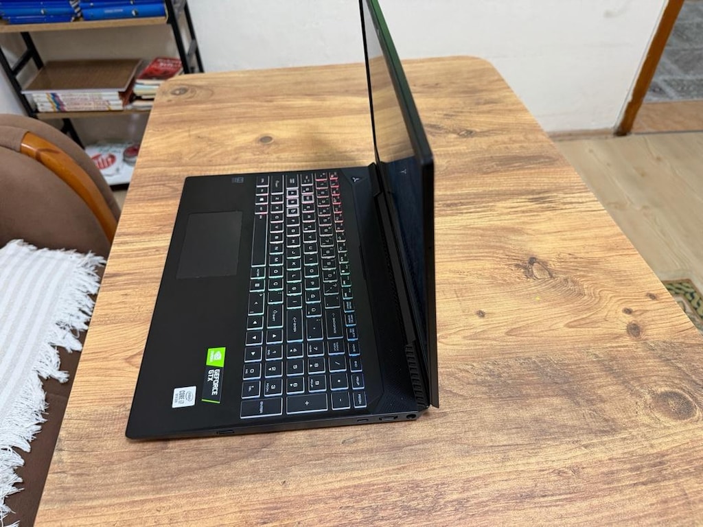 TERTEMİZ EXCALİBUR G770 İ7 10750H GEFORCE1650 Tİ - 5