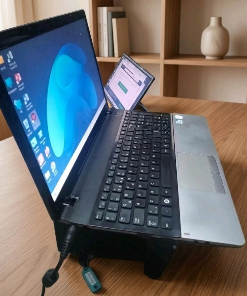 Samsung NP300E5A i5 2. nesil işlemcili laptop - 3