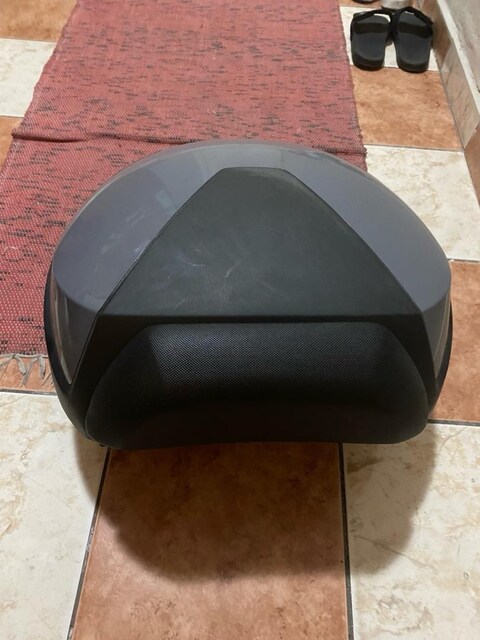 SHAD 39 LT ÇANTA SIRT DAYAMA ÜZERİNDE