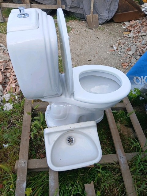 kolozet lavabo tam takim samandirasi icinde hazir vaziyette