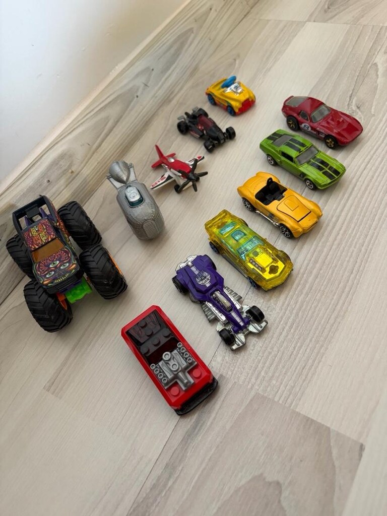SAHİBİNDEN SATILIK 51 ADET HOT WHEELS OYUNCAK ARABALAR - 17