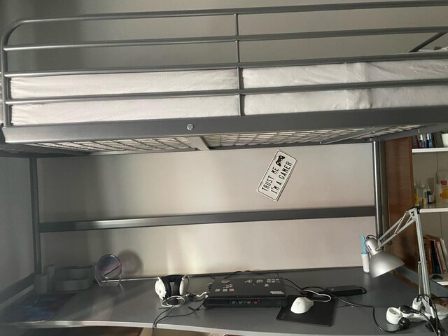 IKEA SVÄRTA Yüksek Ranza + Orijinal Çalışma Masası + Yatak | Çok Temiz