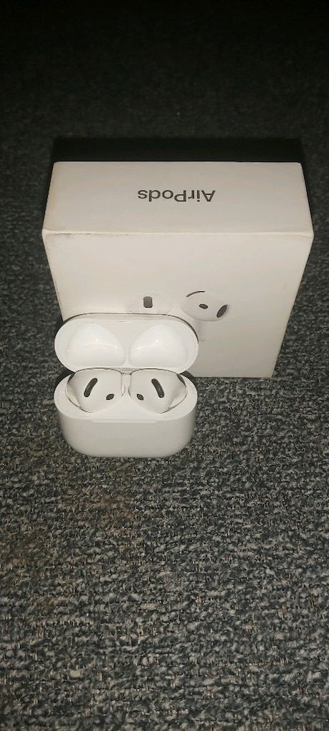 Airpods 4(1 yıl olmadı) - 2