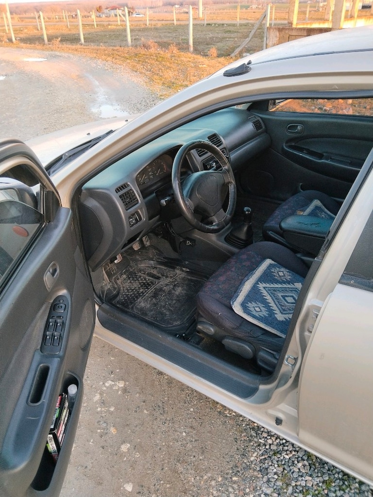 Mazda 323 familia - 7