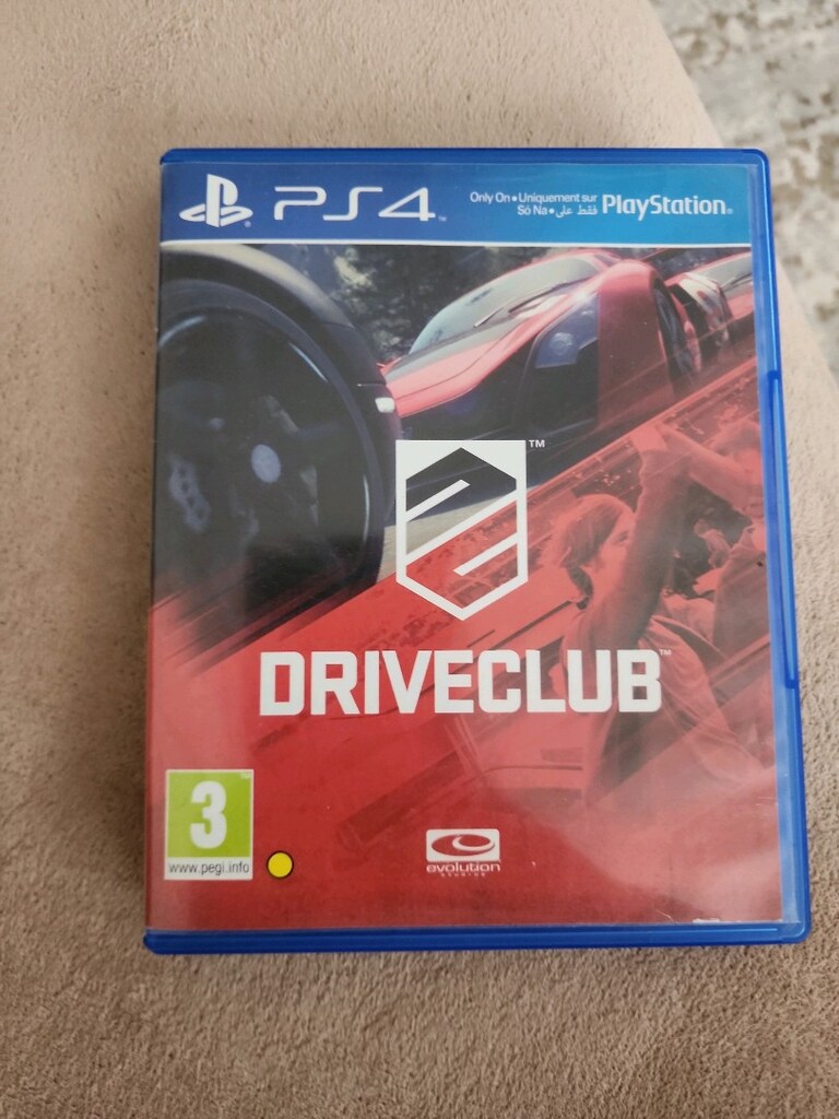 PlayStation 4 pro 1TB - 8