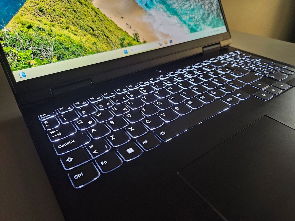 LENOVO RYZEN 5 6600H + 16 GB DDR5 RAM + 165 HERZ + RTX 3050 - 2