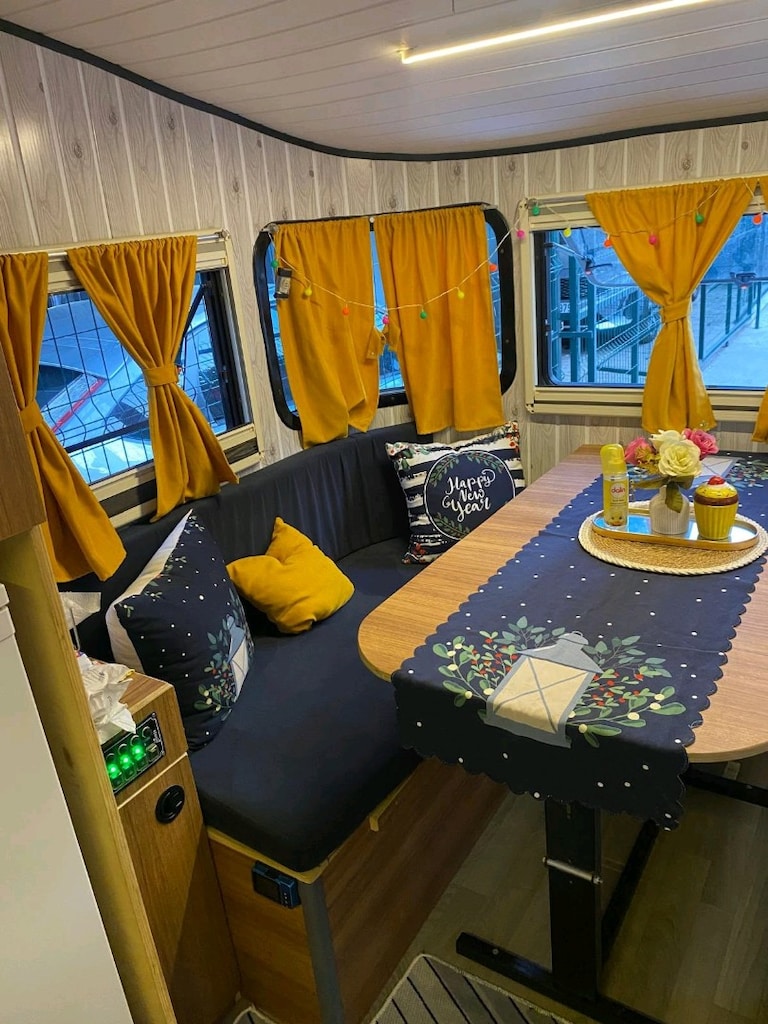 karavan - 5