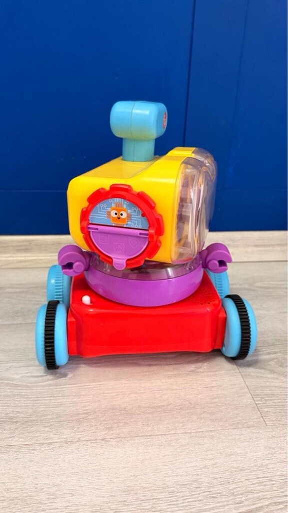 Fisher price robot - 4