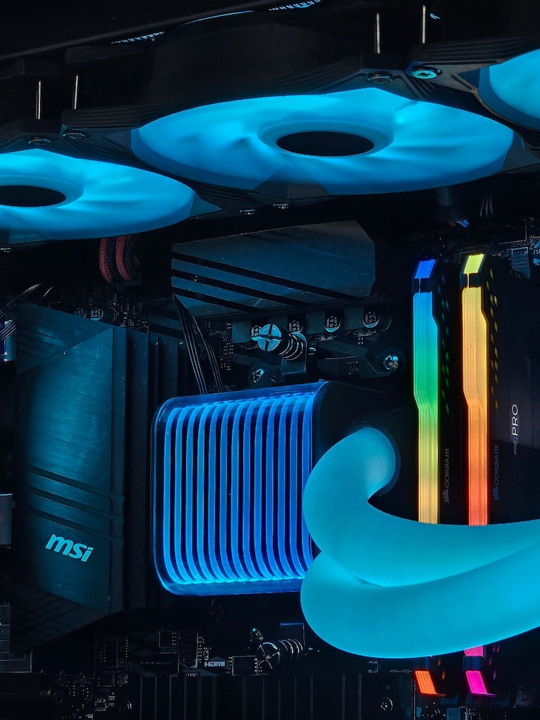 Ryzen 9 3900X - RTX 4060 8GB - 32GB RAM -1TB M.2 SSD - 4