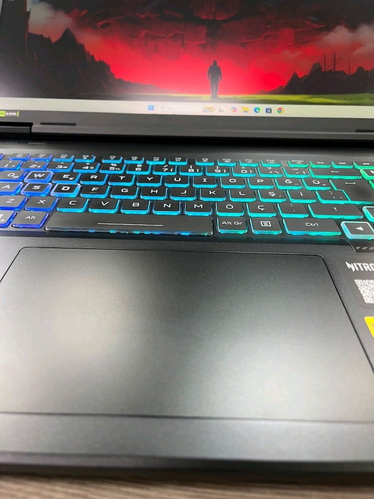 TEMİZ SORUNSUZ ACER NİTRO 18 LAPTOP - 3