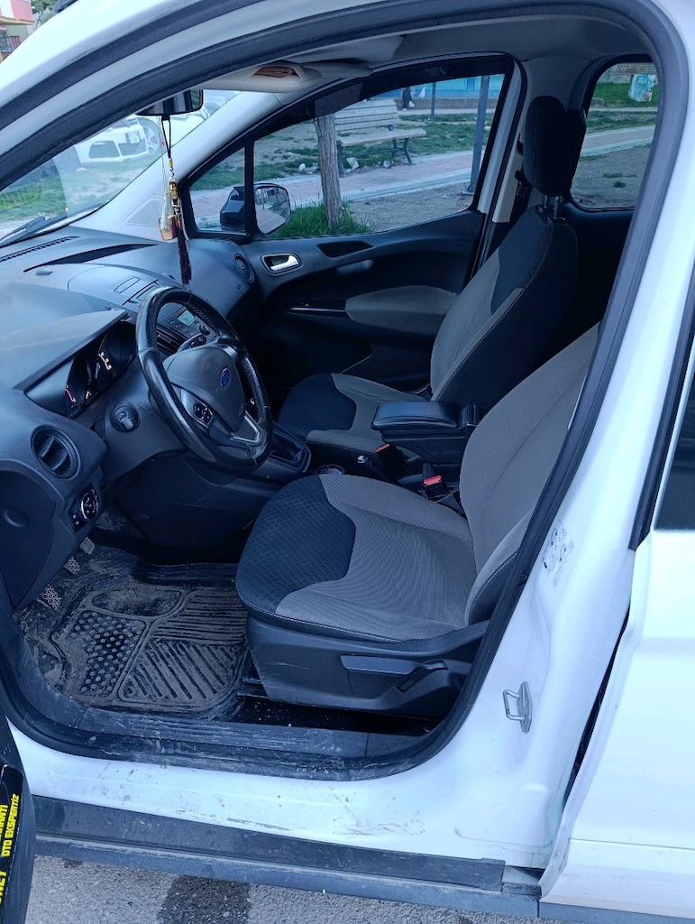 Ford Courier - 7