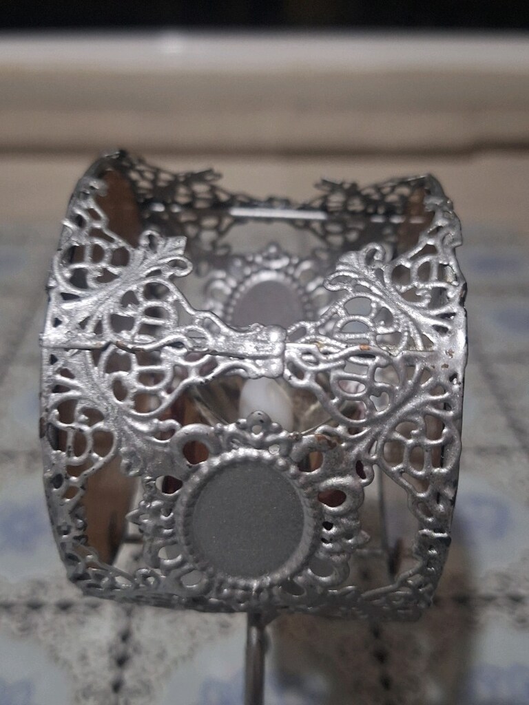 mumluk örtüsü fotoda mevcuttur.metal - 5
