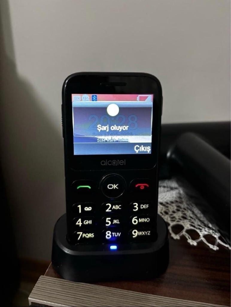 Alcatel Tuşlu yaşlı telefonu - 4